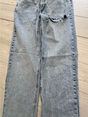 wild fable Light Wash Boyfriend Jeans with Distressed Knee
